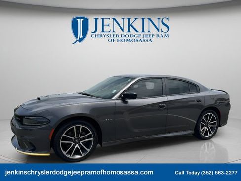 Used 2023 Dodge Charger R/T w/ Plus Group RWD image 11