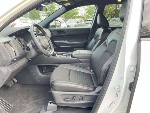 Used 2024 Nissan Pathfinder Rock Creek image 21