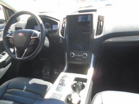 Used 2024 Ford Edge SEL w/ Convenience Package AWD/4WD image 11