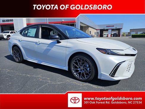 Used 2025 Toyota Camry XSE image 1