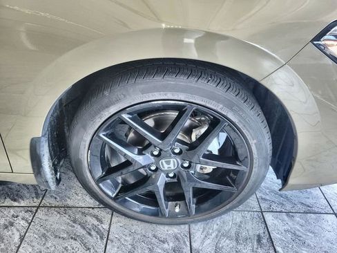 Used 2025 Honda Civic Sport image 10