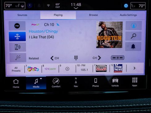 Used 2024 Chrysler Pacifica Limited FWD image 17