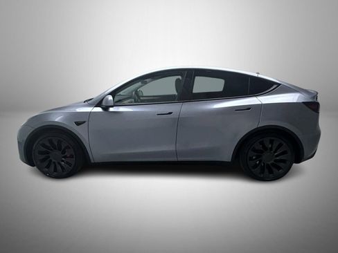 Used 2024 Tesla Model Y Performance image 8