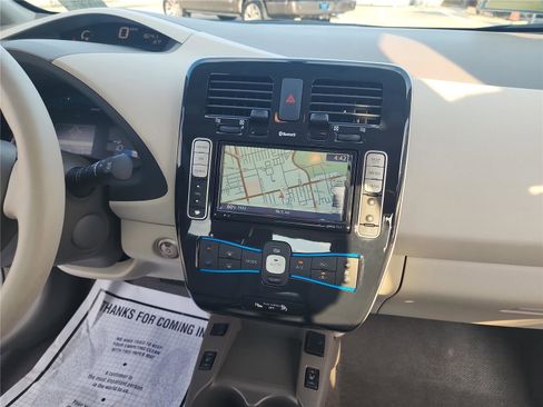 Used 2012 Nissan Leaf SL image 28