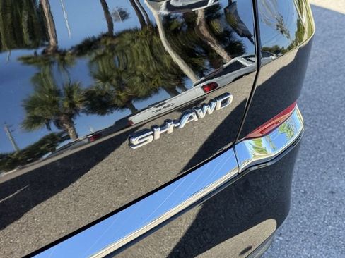 Used 2022 Acura MDX SH-AWD image 11