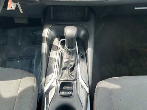Used 2021 Toyota Corolla LE image 25