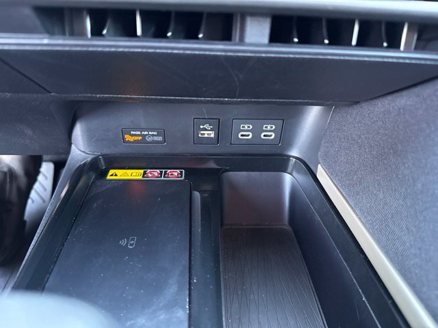 Used 2025 Toyota Camry LE FWD image 32