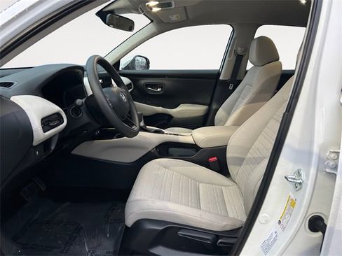 Certified 2026 Honda HR-V LX image 9
