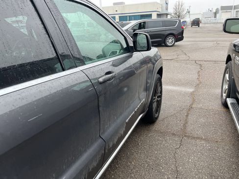 Used 2018 Jeep Grand Cherokee Summit image 17