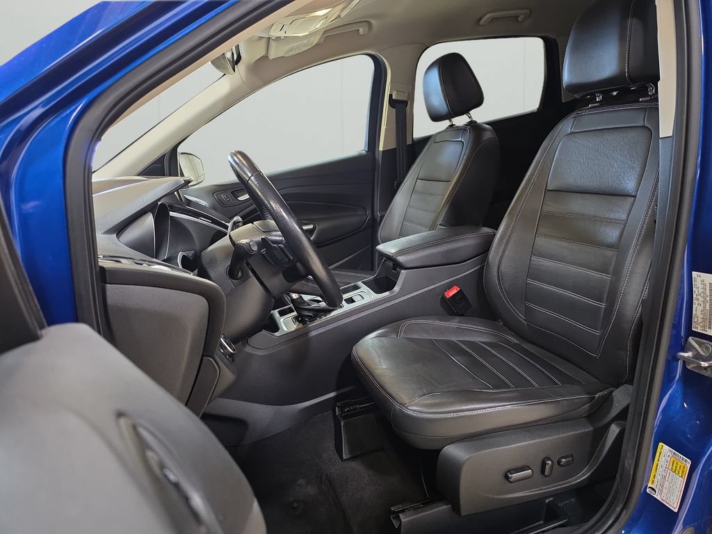 Used 2017 Ford Escape Titanium w/ Equipment Group 301A AWD/4WD image 11