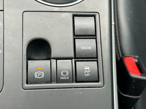 Used 2023 Toyota Highlander XSE image 32