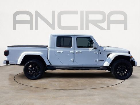 Used 2023 Jeep Gladiator Overland image 15