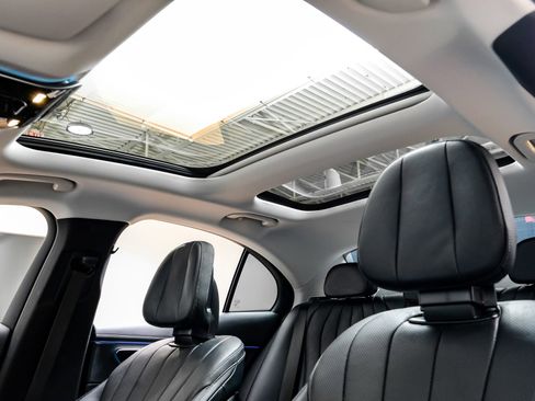Used 2025 Mercedes-Benz E 350 Sedan image 5