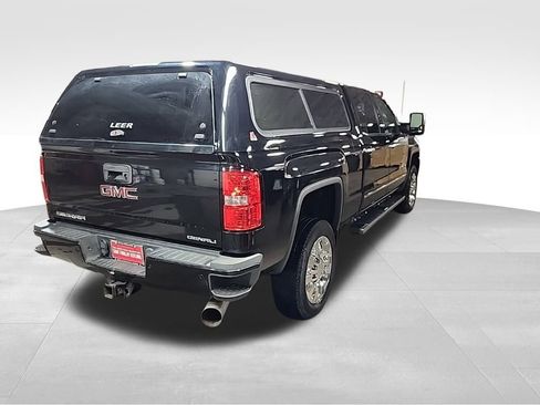Used 2017 GMC Sierra 2500 Denali w/ Duramax Plus Package image 4