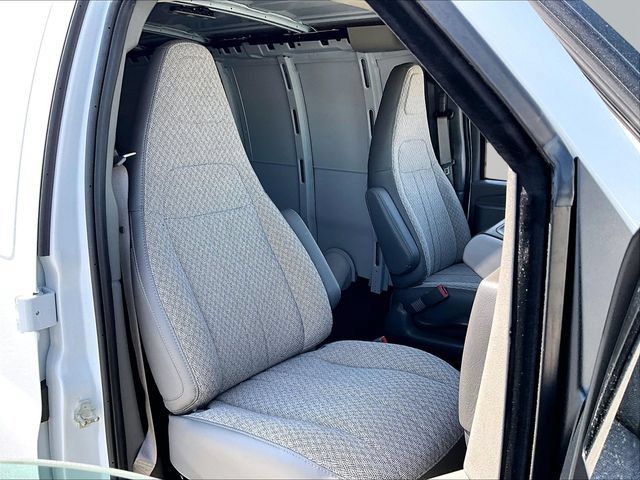 New 2026 Chevrolet Express 2500 w/ Driver Convenience Package RWD image 27