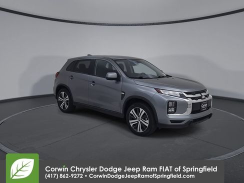 Used 2025 Mitsubishi Outlander Sport AWD image 3
