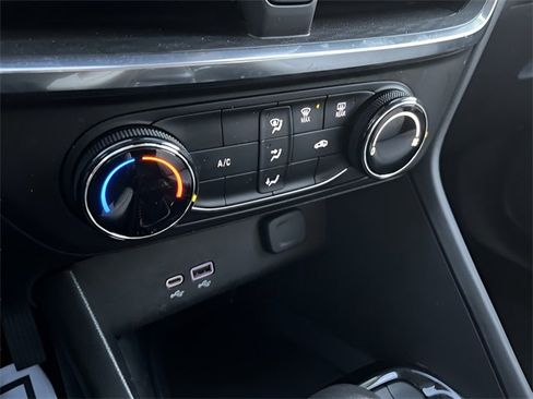 Used 2024 Buick Encore GX Preferred image 19