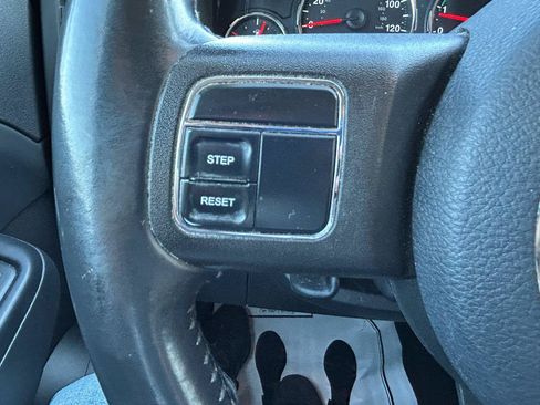 Used 2011 Jeep Liberty Sport AWD/4WD image 18