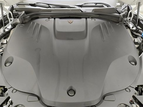 New 2025 Maserati Grecale Folgore image 28