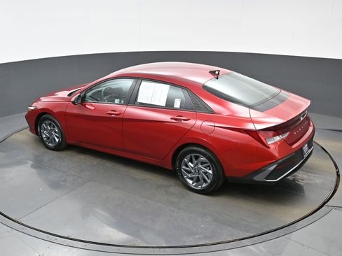 Certified 2025 Hyundai Elantra Blue image 34