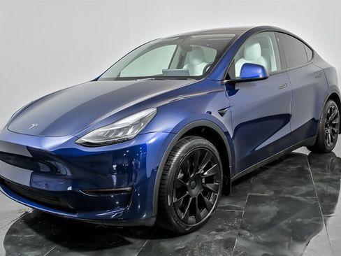 Used 2022 Tesla Model Y Long Range AWD/4WD image 5