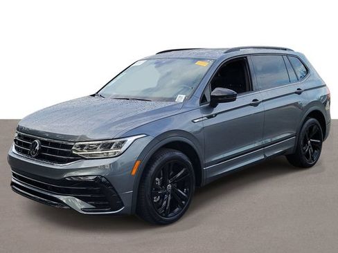 Certified 2024 Volkswagen Tiguan SE R-Line FWD image 2