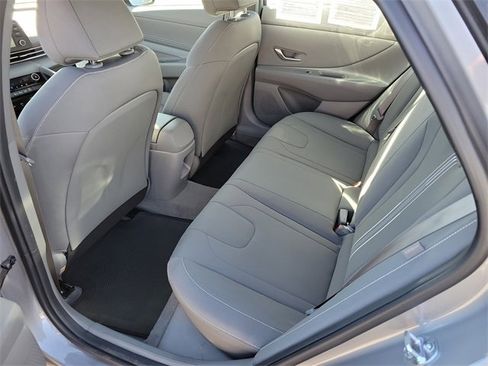 Certified 2025 Hyundai Elantra Sport image 18