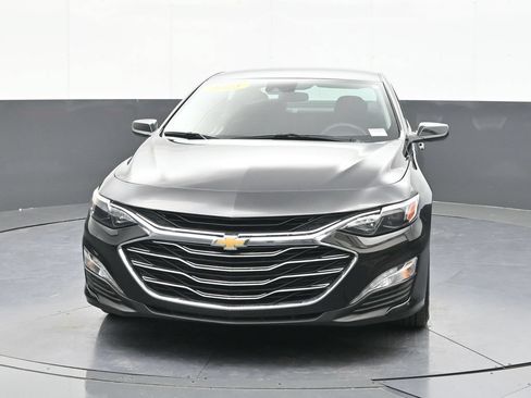 Used 2025 Chevrolet Malibu LT FWD image 2