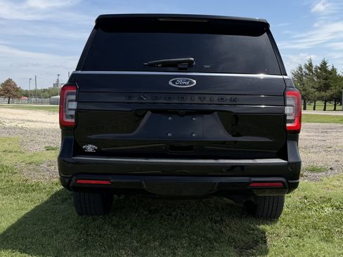 Used 2023 Ford Expedition Limited AWD/4WD image 4