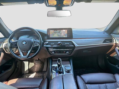 Used 2021 BMW 530i xDrive w/ Premium Package image 26