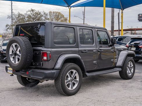 Used 2020 Jeep Wrangler Unlimited Sahara image 5