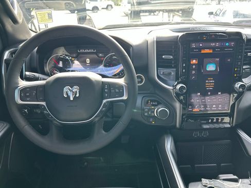 Used 2025 RAM 1500 Big Horn AWD/4WD image 23