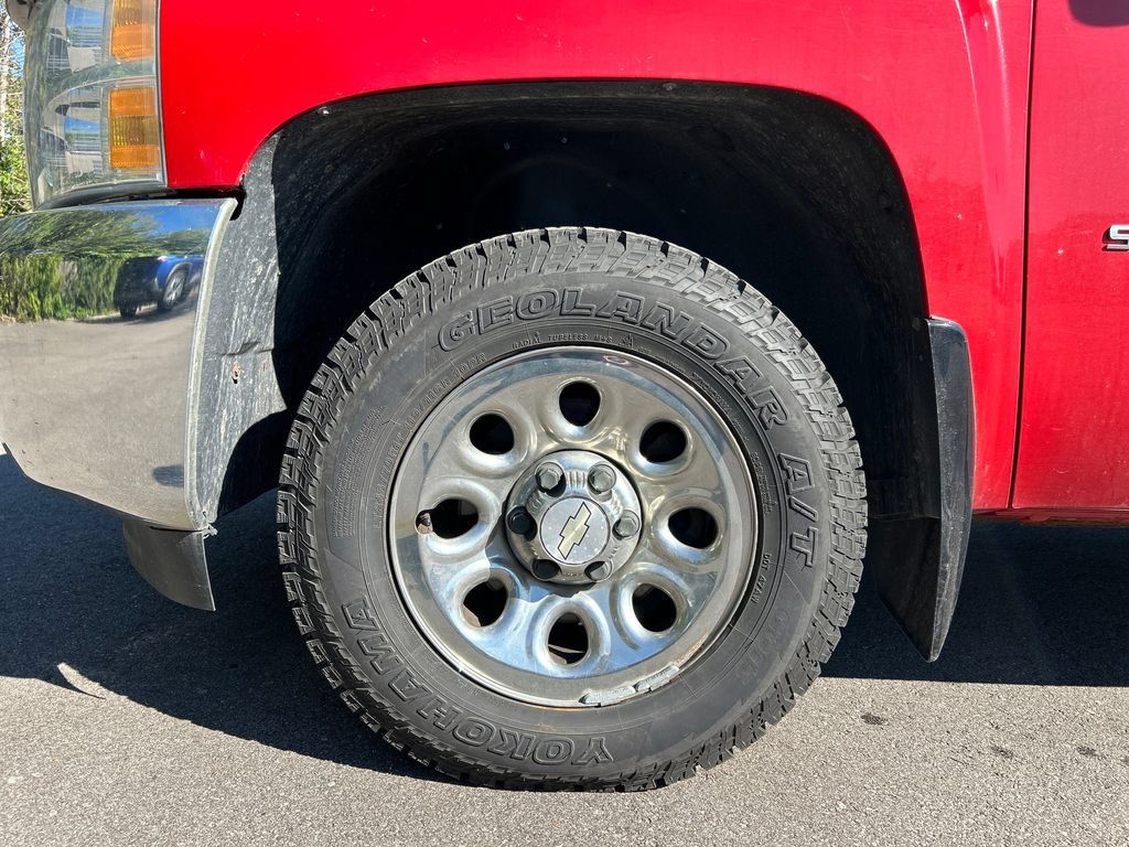 Used 2013 Chevrolet Silverado 1500 W/T w/ LS Package AWD/4WD image 11