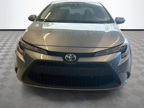 Used 2020 Toyota Corolla LE w/ LE Premium Package FWD image 2