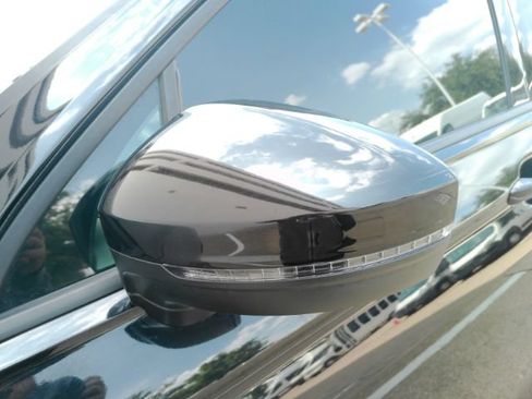 Used 2021 Volkswagen Tiguan S FWD image 18
