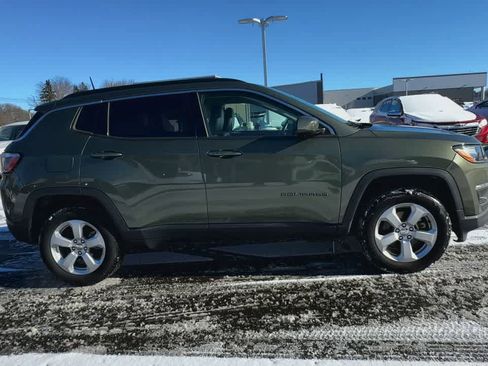 Used 2018 Jeep Compass Latitude w/ Cold Weather Group image 9