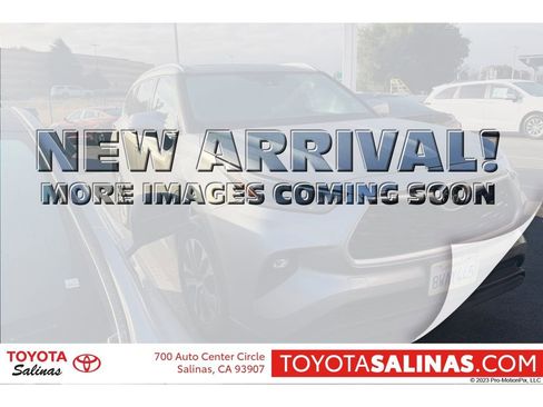 Used 2021 Toyota Highlander XLE image 1