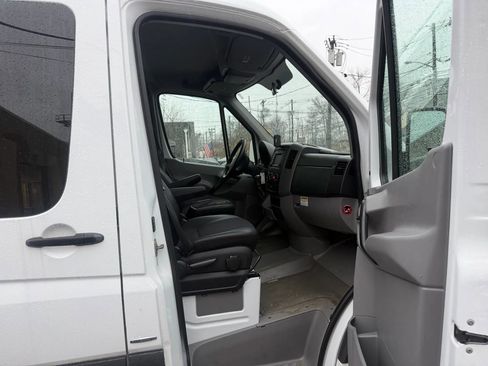 Used 2015 Mercedes-Benz Sprinter 2500 image 21