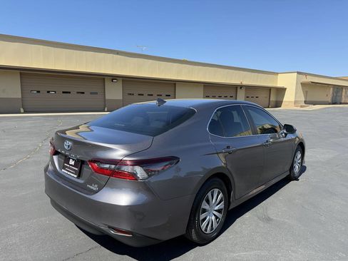 Used 2022 Toyota Camry LE FWD image 7