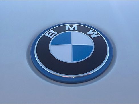 New 2026 BMW X5 xDrive50e image 11