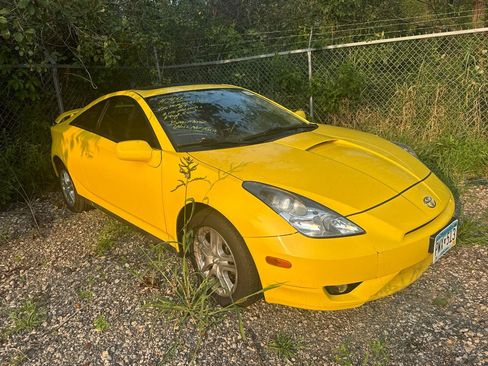 Used 2005 Toyota Celica GT FWD image 3