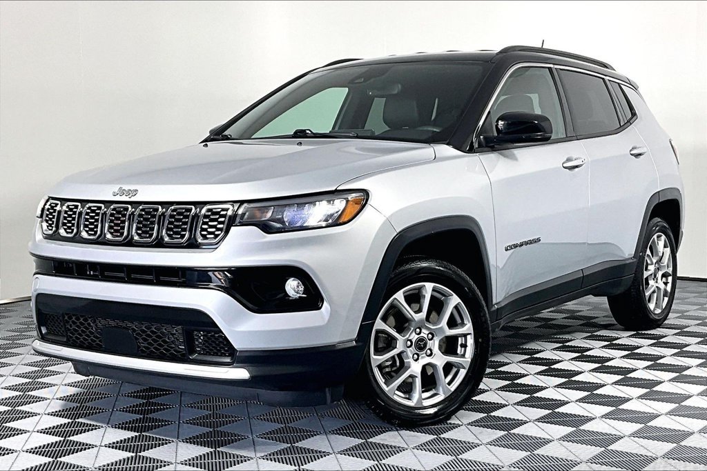Used 2025 Jeep Compass Limited AWD/4WD image 2