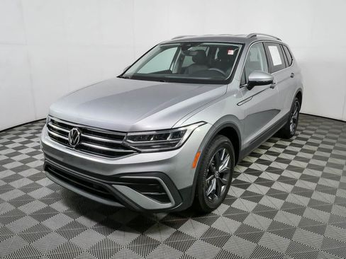 Certified 2023 Volkswagen Tiguan SE FWD image 23