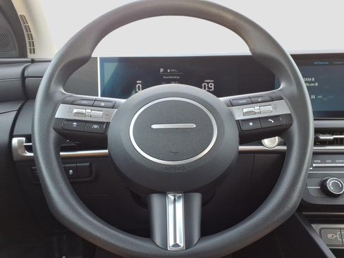 Used 2025 Hyundai Tucson SE FWD image 21