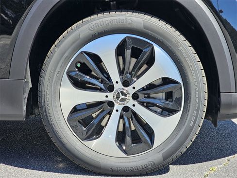 Used 2025 Mercedes-Benz GLB 250 image 13