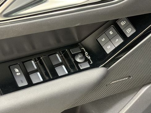 Certified 2026 Land Rover Range Rover Velar S AWD/4WD image 25