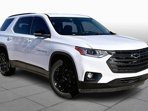 Used 2021 Chevrolet Traverse LT image 4