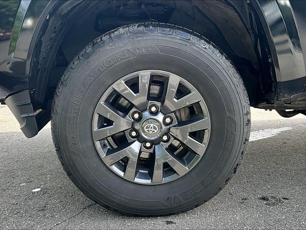 Certified 2021 Toyota Tacoma SR5 AWD/4WD image 7