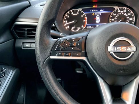 Used 2024 Nissan Altima 2.5 SV image 23