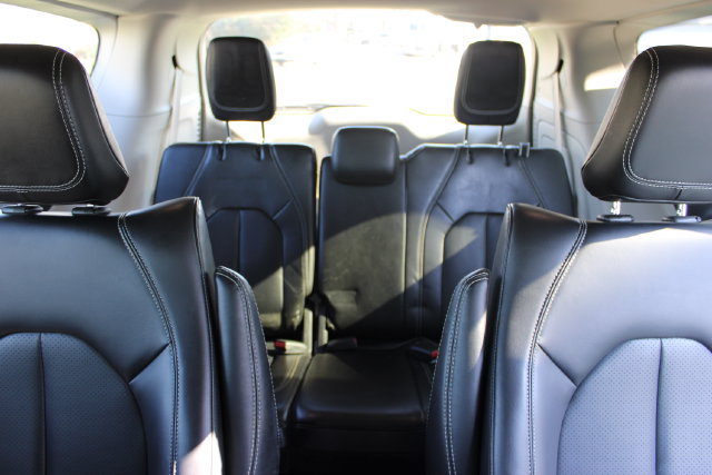 Used 2024 Chrysler Pacifica Limited FWD image 39
